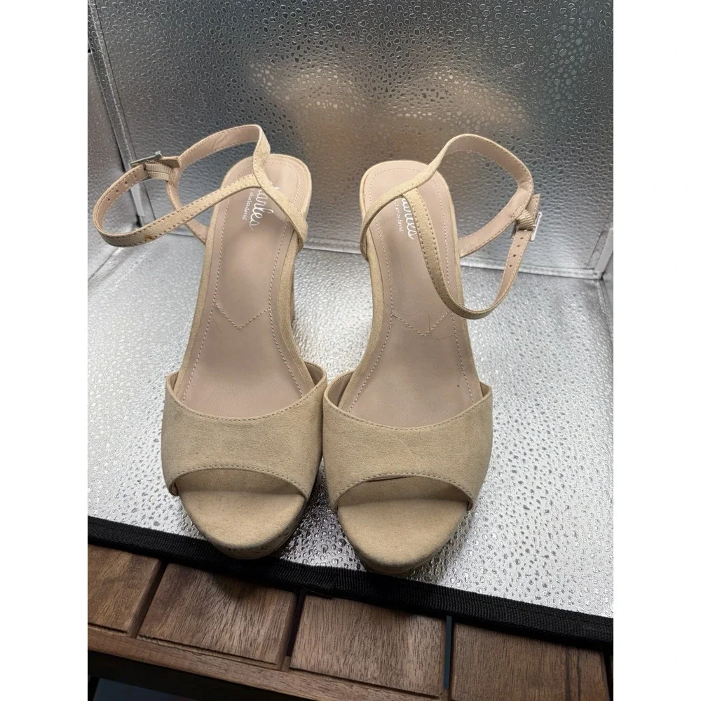 Charles By Charles David Women's Lambert Wedges Sandals Nude Size 9.5M